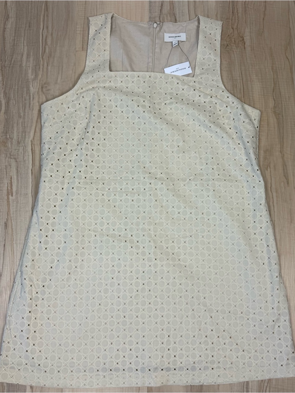 BANANA REPUBLIC Ivory Eyelet Shift Dress